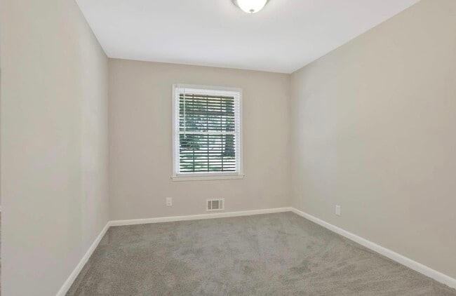 Building Photo - 3558 Troutdale Ct