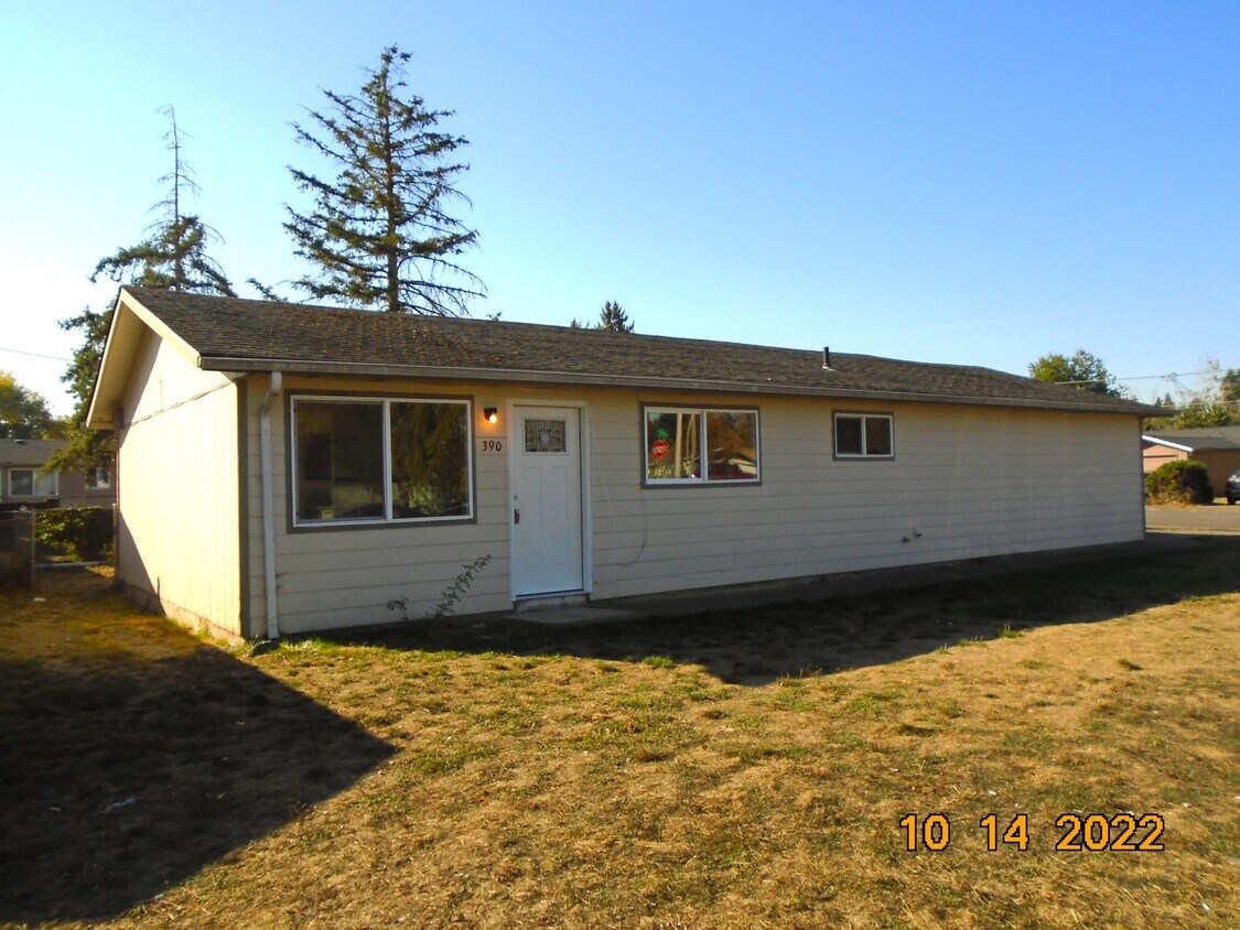 Primary Photo - 390 Donna Ct