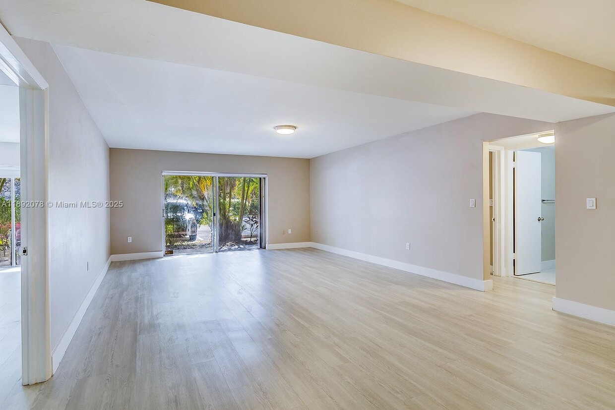 Primary Photo - 8305 SW 72nd Ave