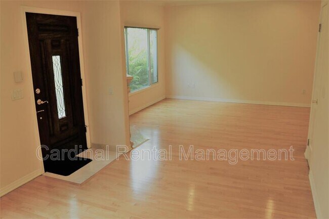 Foto del edificio - 493 S Euclid Ave