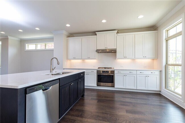Foto del edificio - 7826 Laurel Crest Dr
