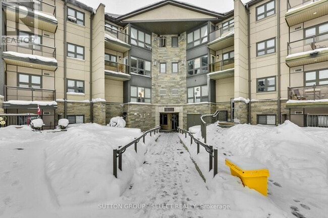 Photo du bâtiment - 15 Jacksway Crescent