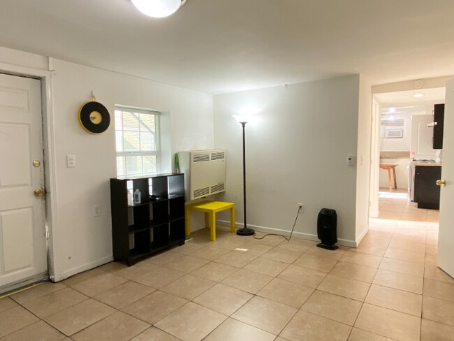 Foto del edificio - 620 Midvale Ave
