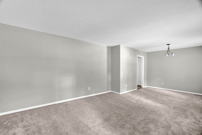 Foto del edificio - 3 Bedroom, 2 Bathroom House in Greensboro