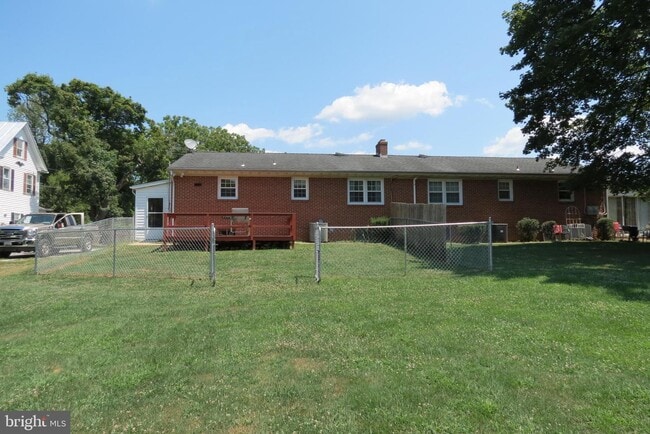 Building Photo - 5110 Woodbine Rd