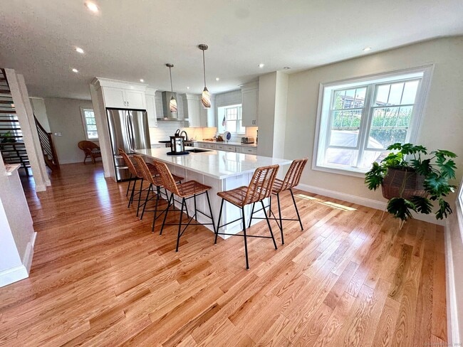 Building Photo - 18 Bel Aire Manor