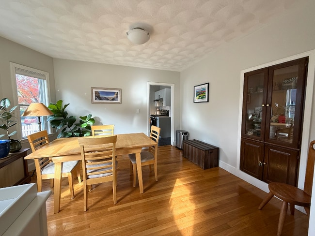 Foto del edificio - 37 Lindale Ave