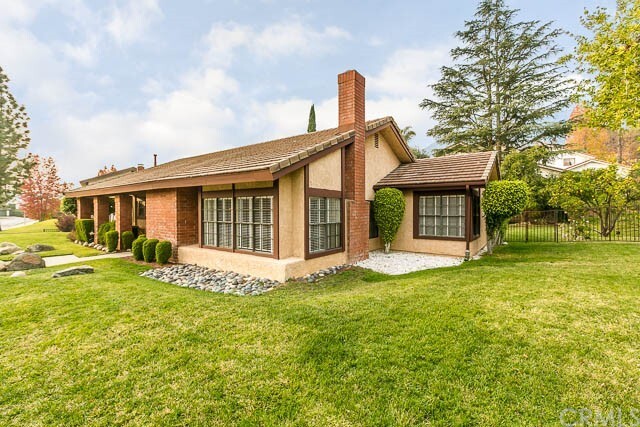 Primary Photo - 233 Canyon Crest Dr