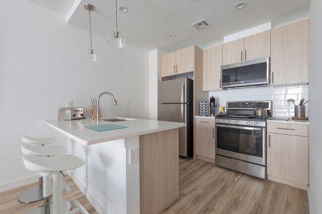 Foto del edificio - 300 Marshall Dr