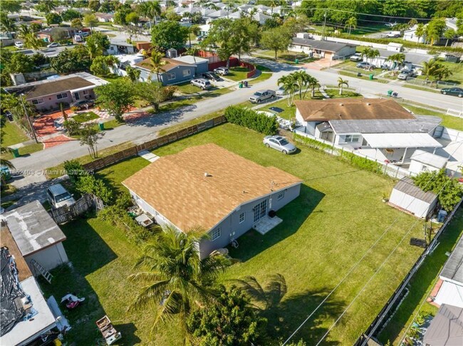 Building Photo - 10241 Dominican Dr
