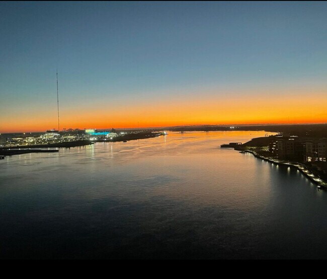 Foto del edificio - 1431 Riverplace Blvd