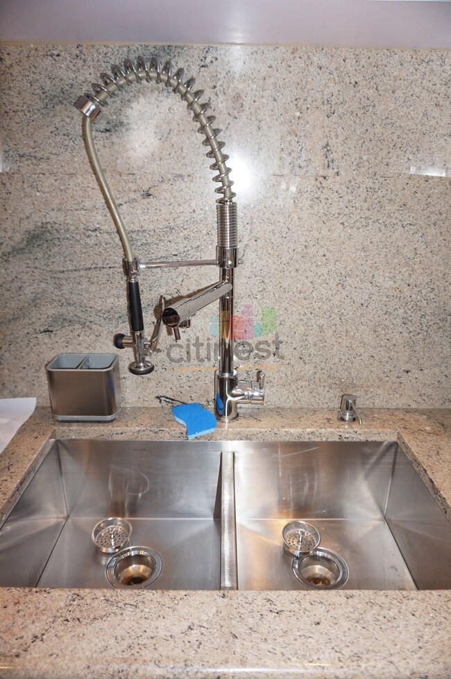Foto del edificio - 635 79th St