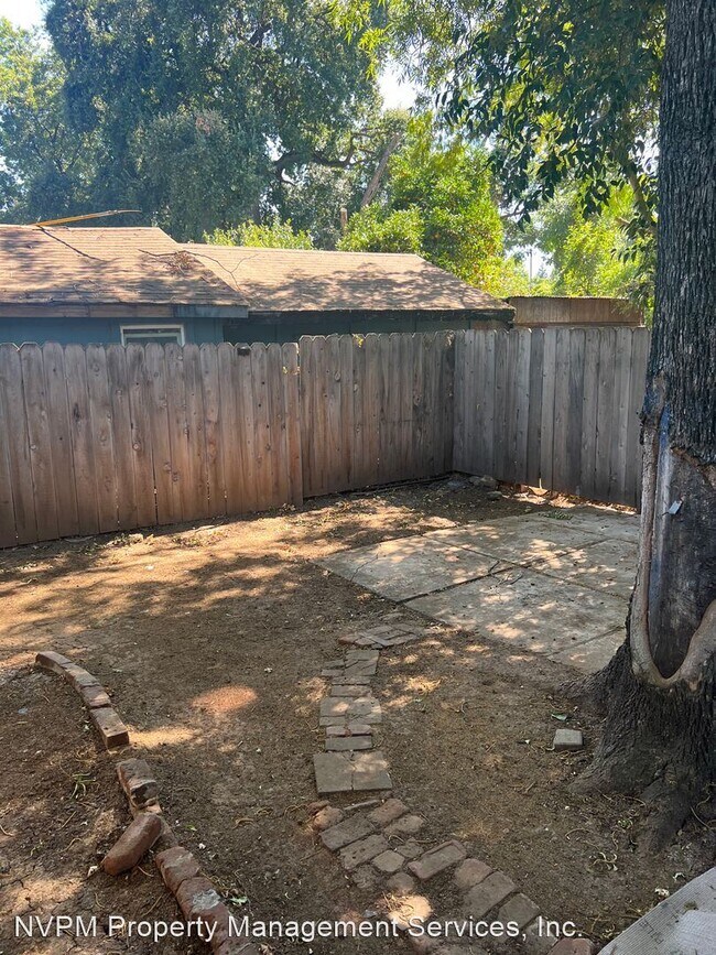 Building Photo - 2 br, 1 bath House - 900 Linden Street