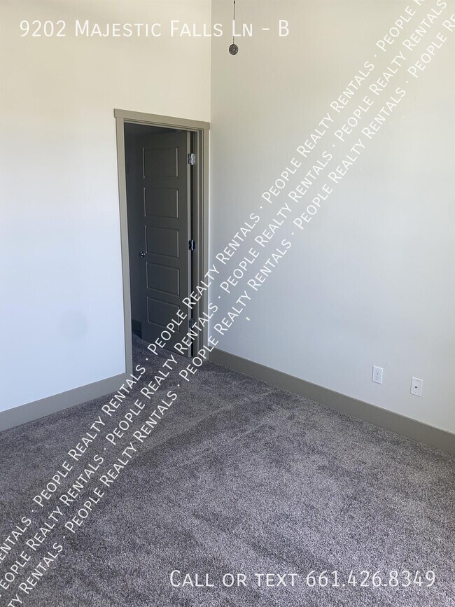Foto del edificio - 9202 Majestic Falls Ln