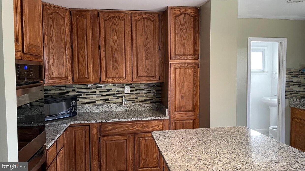 Foto principal - 2353 W Longview Dr