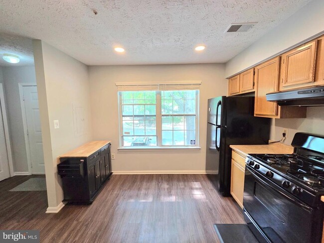 Building Photo - 7266 Mahogany Dr