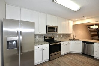 Building Photo - 4420 Silverleaf Dr