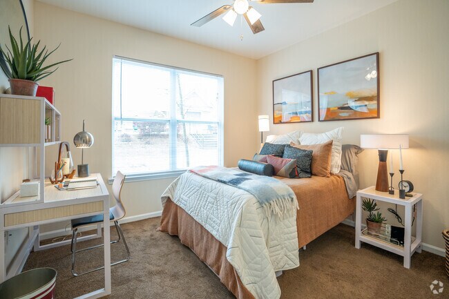 Dormitorio de 2BR, 2BA y 911SF - The Flatts Starkville