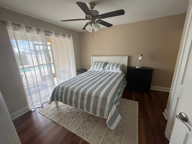 Foto del edificio - 5240 Chiquita Blvd S