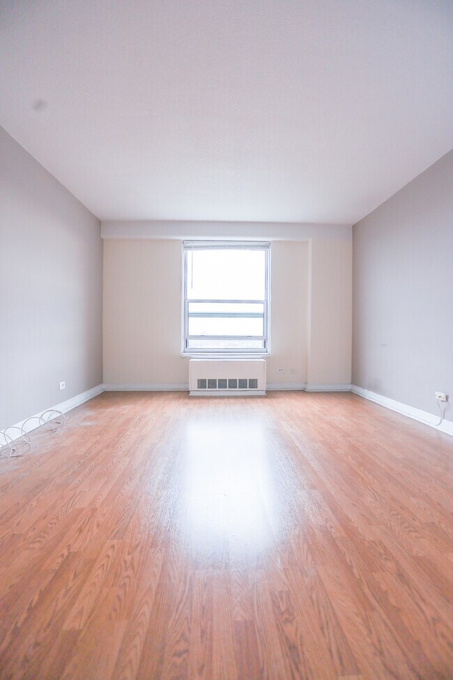 Foto del edificio - 4500 N Winchester Ave