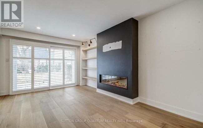 Building Photo - 20 Mineola Rd E