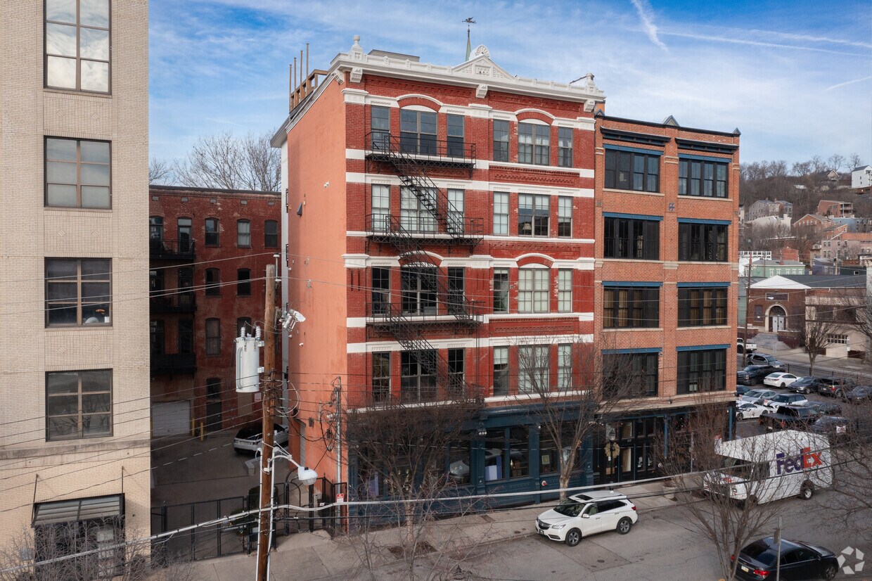 Primary Photo - Ahrens-Fox Condominiums