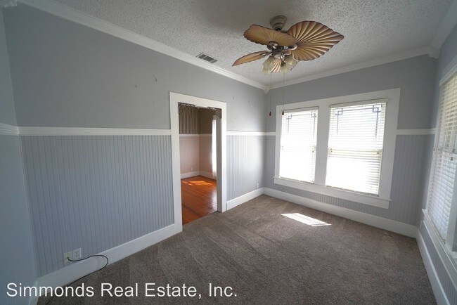 Building Photo - 3 br, 2 bath House - 104 Elm Street