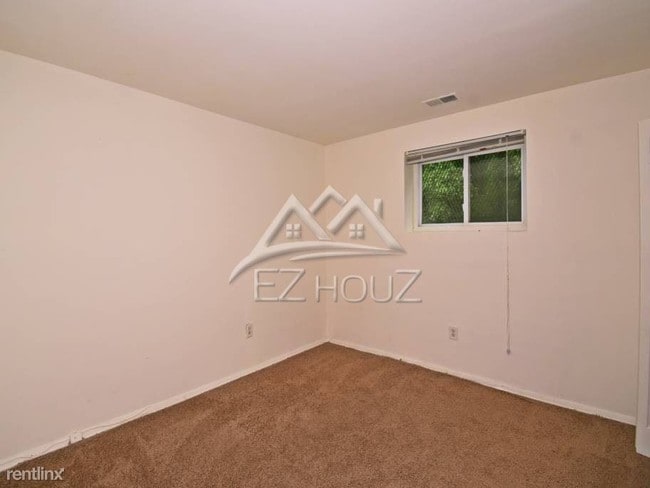 Building Photo - 4300 Seminole Ave