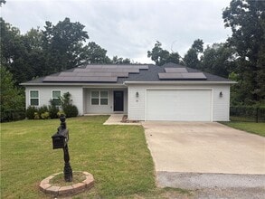 Building Photo - 19 Boreland Ln