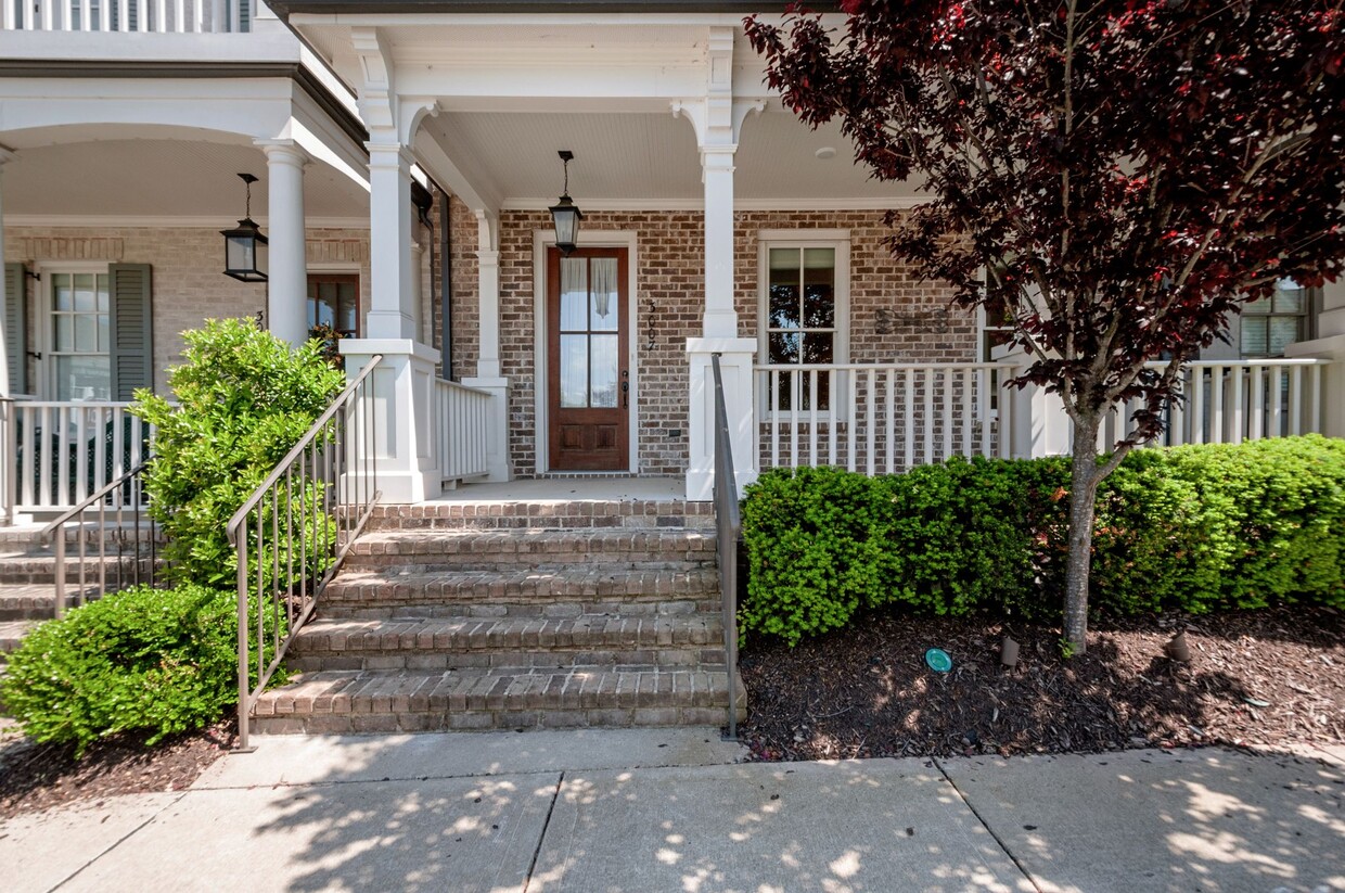 Primary Photo - 3007 Cheever St