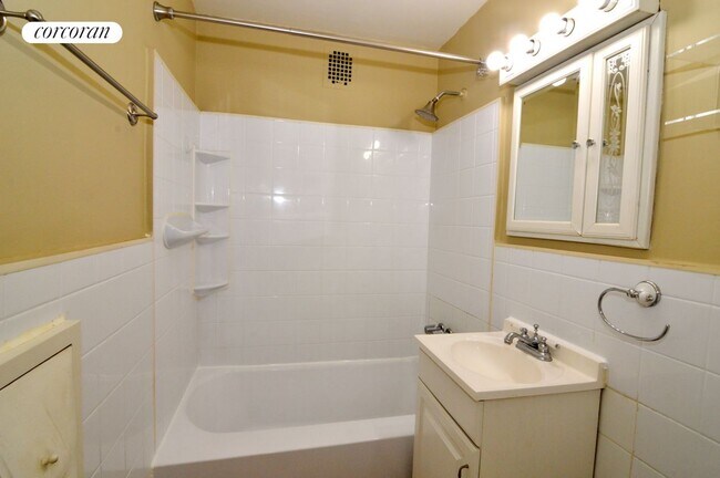 Foto del edificio - 229 E 28th St