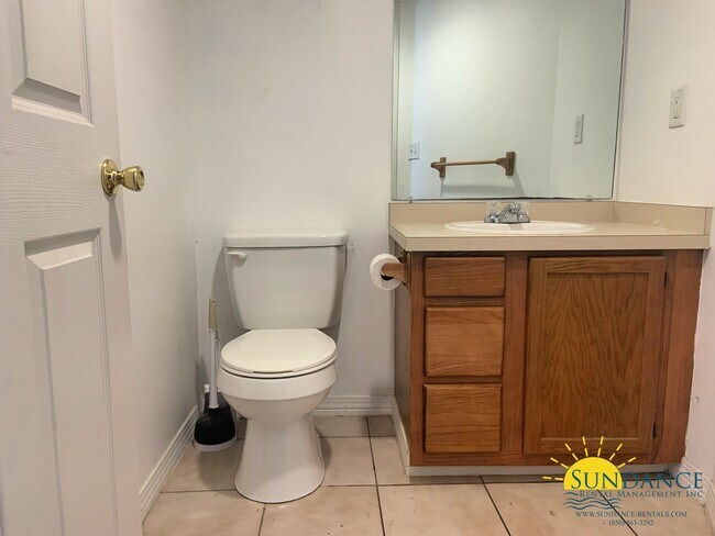 Building Photo - Great 2 Bedroom Townhouse in Fort Walton B...