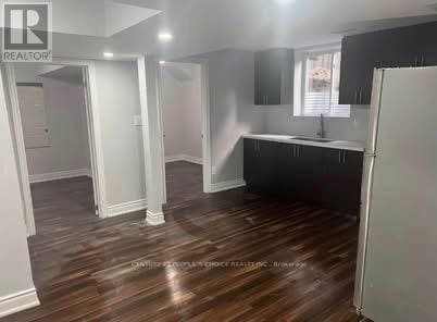 Building Photo - 102 Briarmeadow Crescent