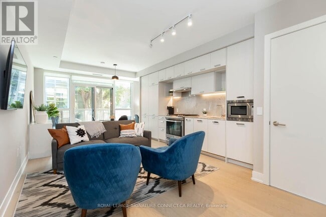 Building Photo - 1331 Queen St E