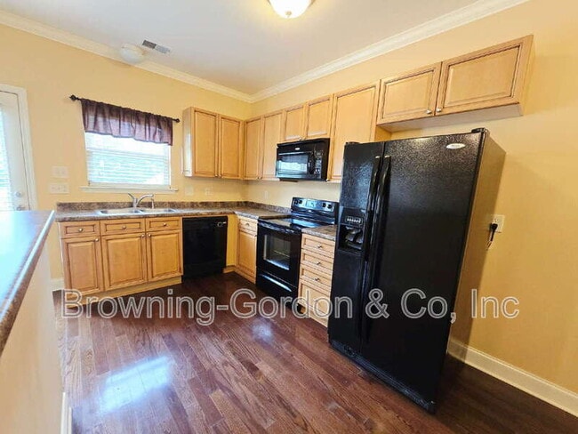 Foto del edificio - 735 Tulip Grove Rd