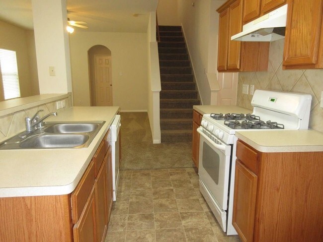 Building Photo - 6618 Albion Cresent Dr