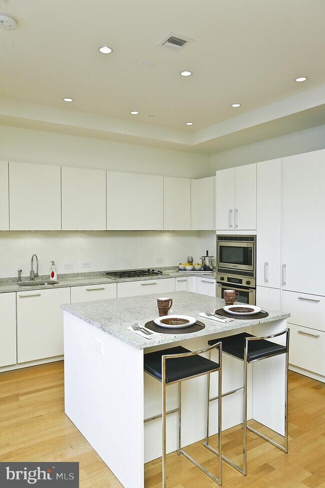 Building Photo - 1177 22nd St NW