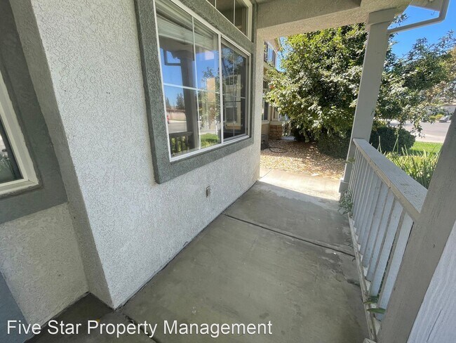 Foto del edificio - 5 br, 2.5 bath House - 2962 Rugby Ct