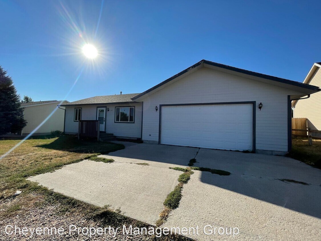 Primary Photo - 3 br, 2 bath House - 1107 Crescent Dr
