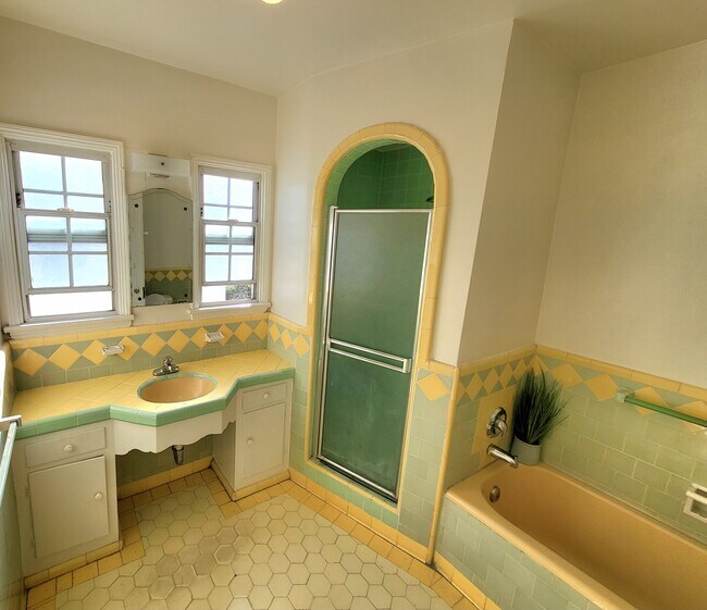 Foto del edificio - 1227 1/2 S Orlando Ave