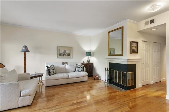 Foto del edificio - 207 Boxmere Pl