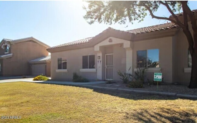 Building Photo - 8017 W Carolina Dr