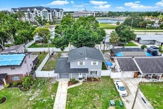 Building Photo - 6504 Lenore Dr