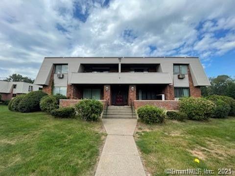 Foto principal - 565 Talcottville Rd