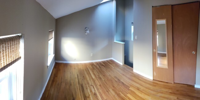 Building Photo - 745 S 5th St
