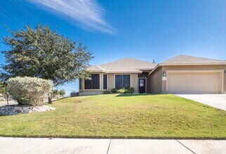 Building Photo - 2011 Sungate Dr
