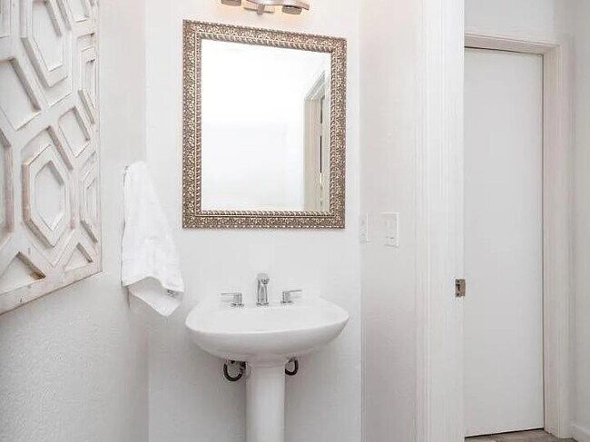 Foto del edificio - 522 Shoal Cir