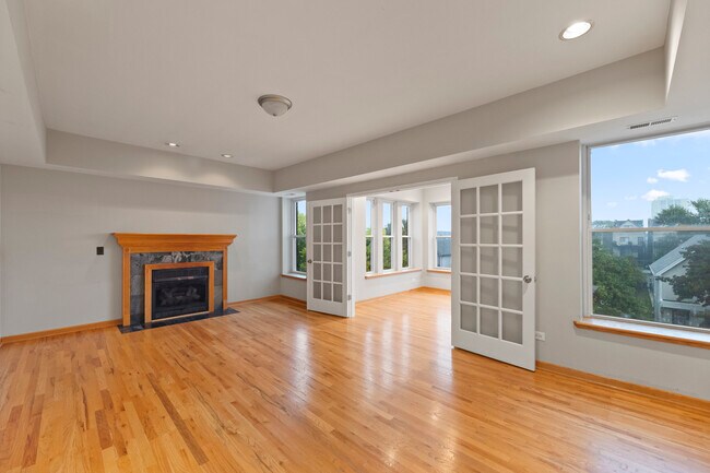 Building Photo - 6426 S Kenwood Ave