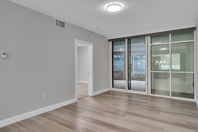 Foto del edificio - 771 Harrison Ave