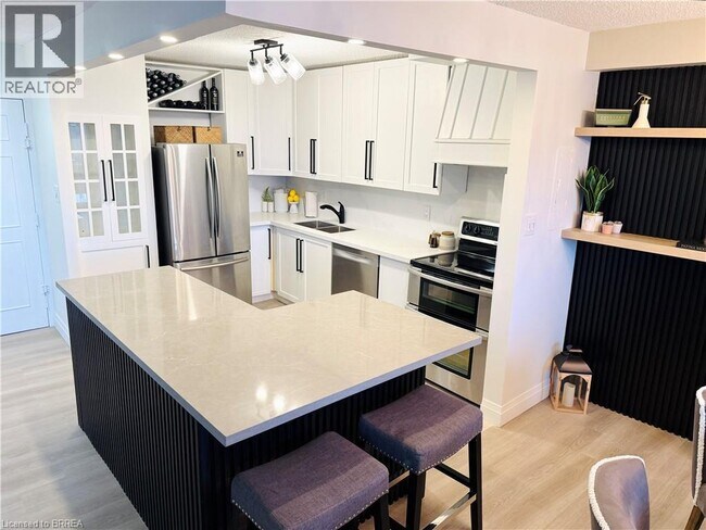 Photo du bâtiment - 640 West St